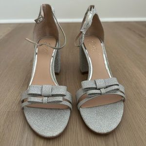 Size 6 Silver JEWEL Badgley Mischka shoes.